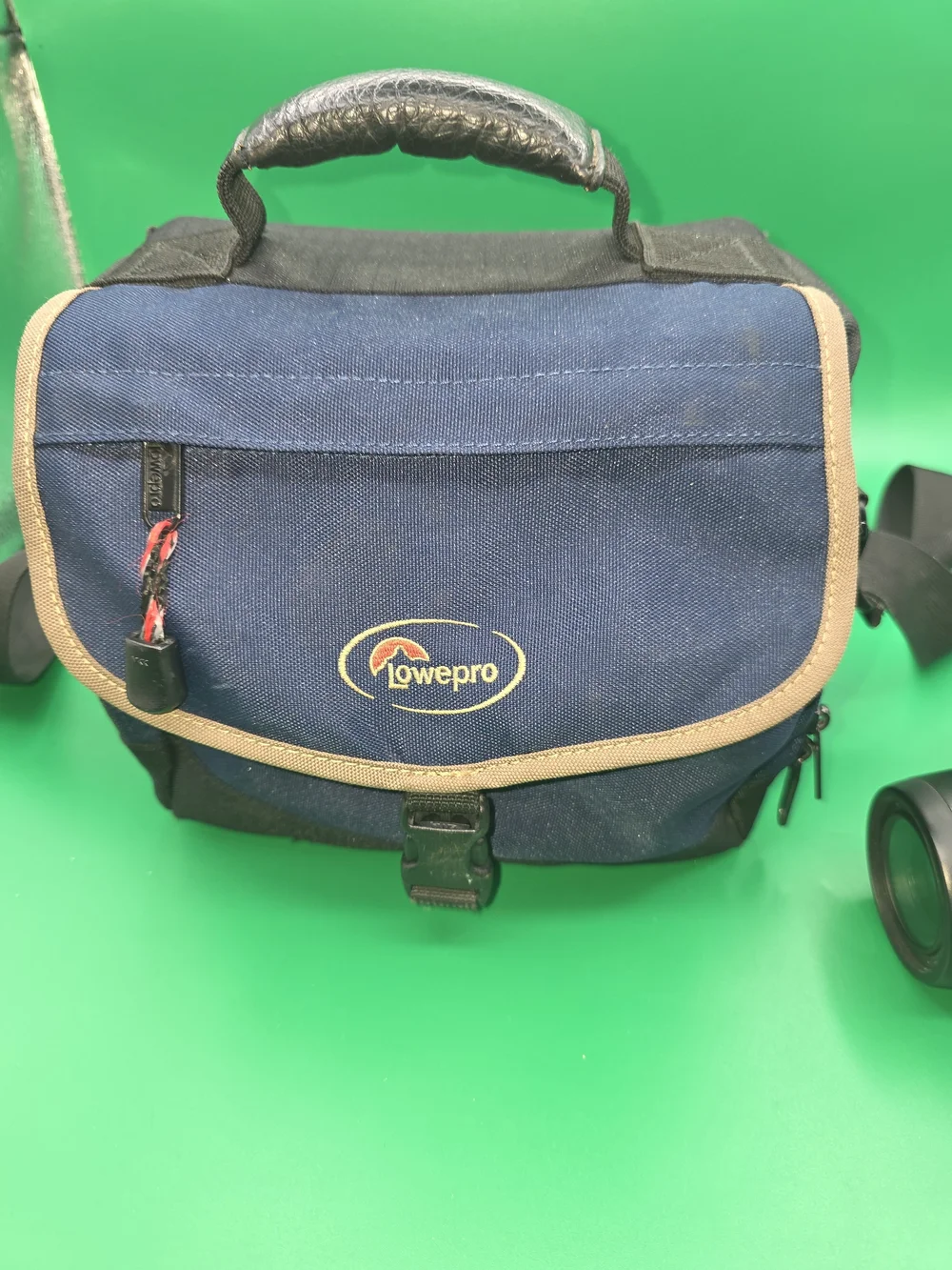 Vintage Canon EOS 700 35mm SLR Camera Bundle + Power Zoom Lens, Bag & Film!